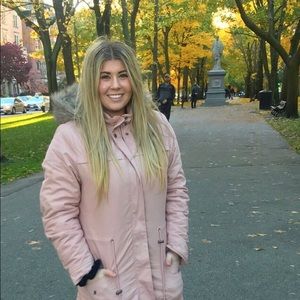 Meet your Posher, Lexie